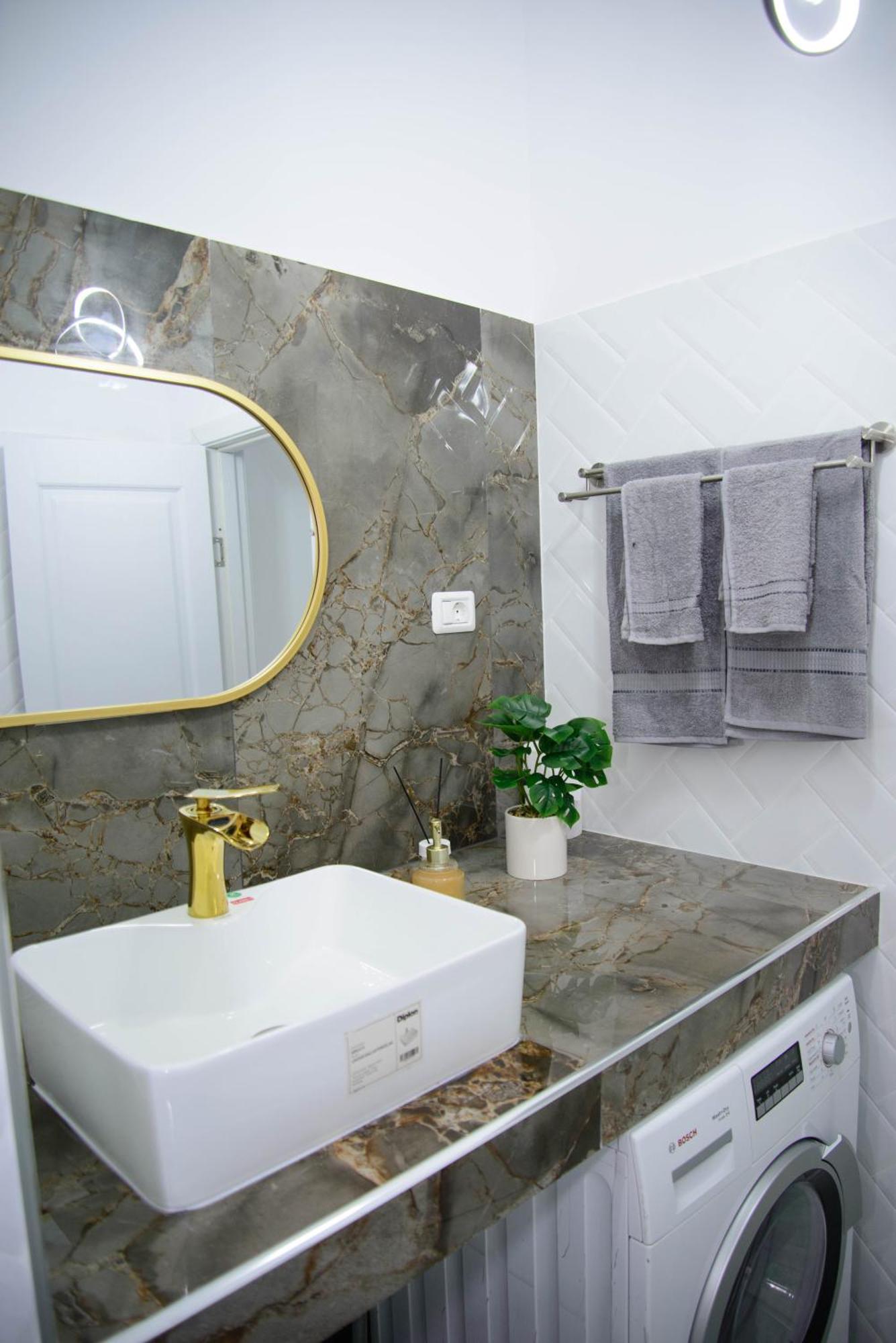 Lisia Residence #1 Piatra Neamt Ngoại thất bức ảnh
